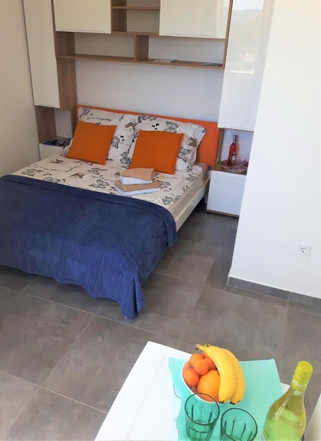 Apartmani Dalmacjia Grebaštica エクステリア 写真
