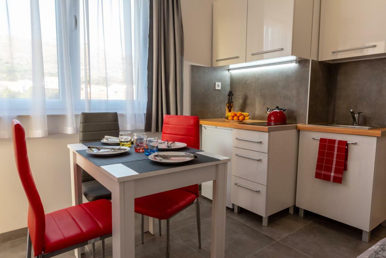Apartmani Dalmacjia Grebaštica エクステリア 写真