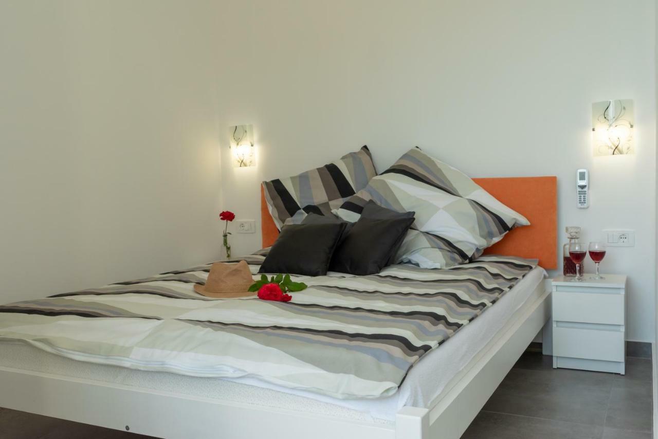 Apartmani Dalmacjia Grebaštica エクステリア 写真