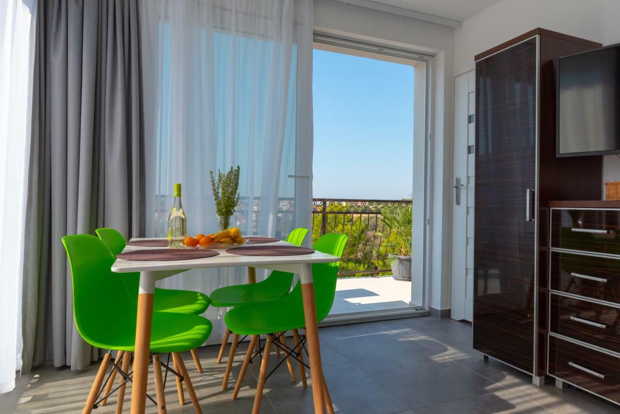 Apartmani Dalmacjia Grebaštica エクステリア 写真