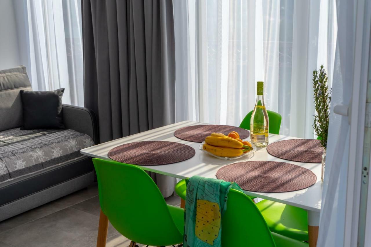 Apartmani Dalmacjia Grebaštica エクステリア 写真