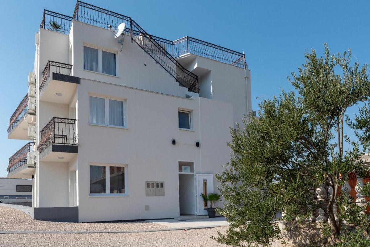 Apartmani Dalmacjia Grebaštica エクステリア 写真